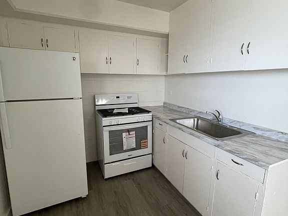 2nd image of 1315 N School St #9