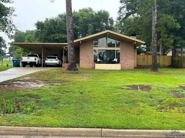 15 Cherrywood Cir, Marshall, TX 75672