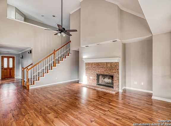 5th image of 321 Deer Cross Ln