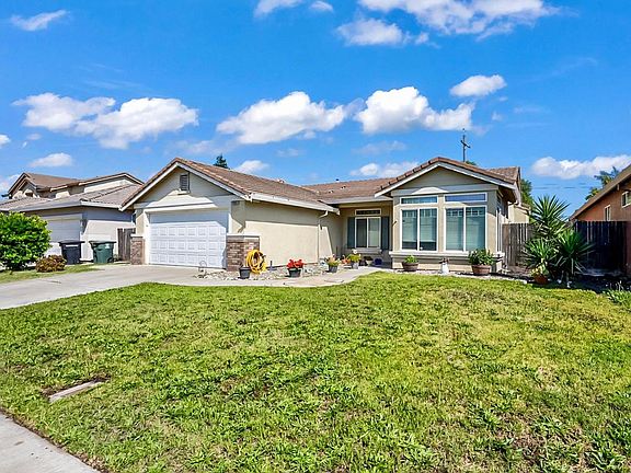 2nd image of 2865 Tulare Ct