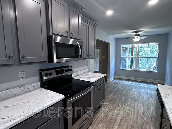 5th image of 14073 Fox Hill Dr