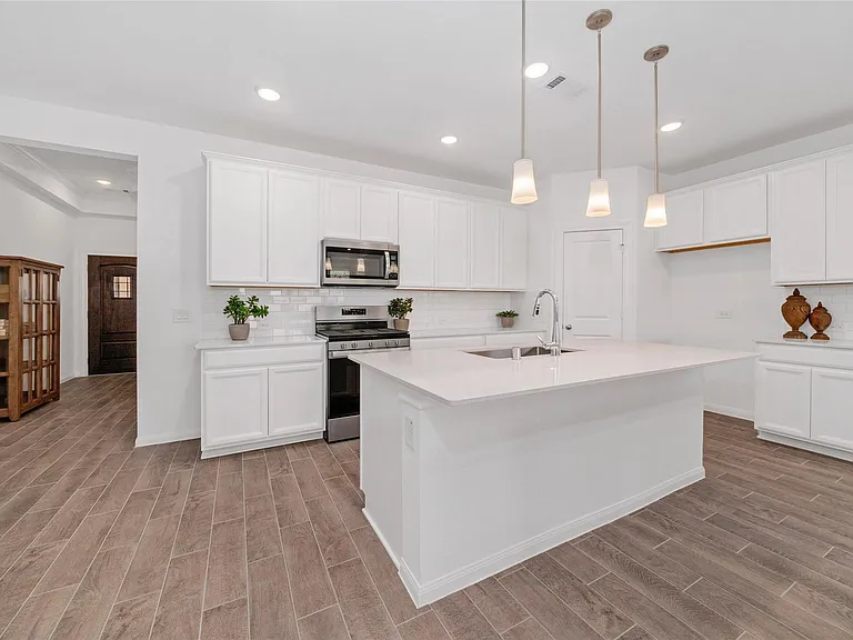 26883 Ausmas Ln — Photo 1