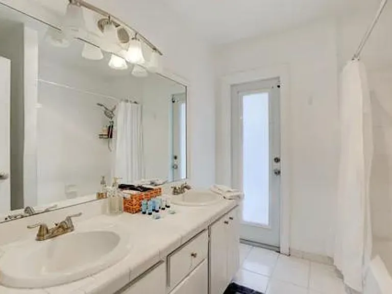3170 NW 68th Ct #3170 — Photo 11