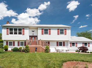 21 Hillside Rd, Hackettstown, NJ 07840