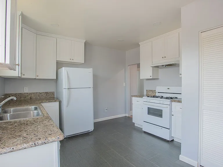 4818-4822 33rd Street — Photo 15