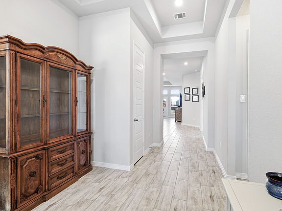 4th image of 824 FOXBROOK WAY