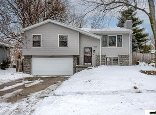 6128 NW 11th St, Lincoln, NE 68521
