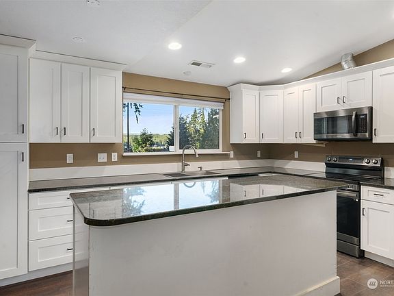 5th image of 890 E Mason Lake Drive E