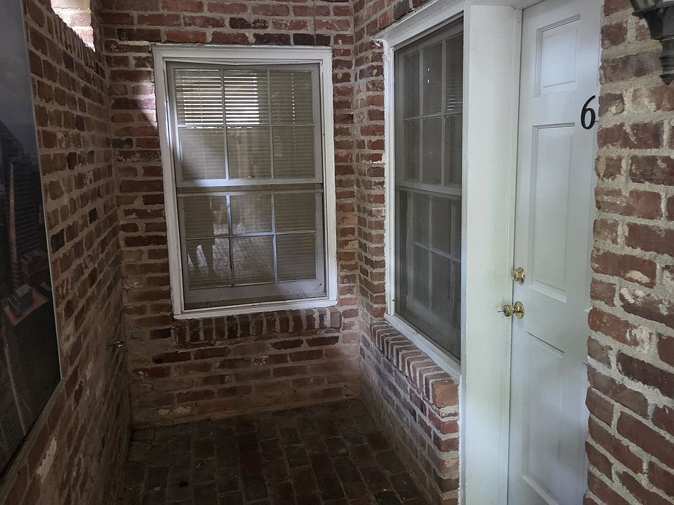 1st image of 1845 Monroe Dr NE APT 6