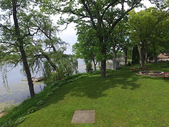 3rd image of 35161 N Shoreline Dr