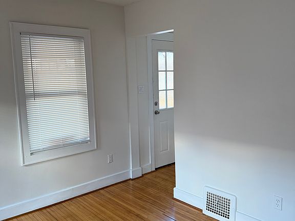 4th image of 1492 Bennaville Ave