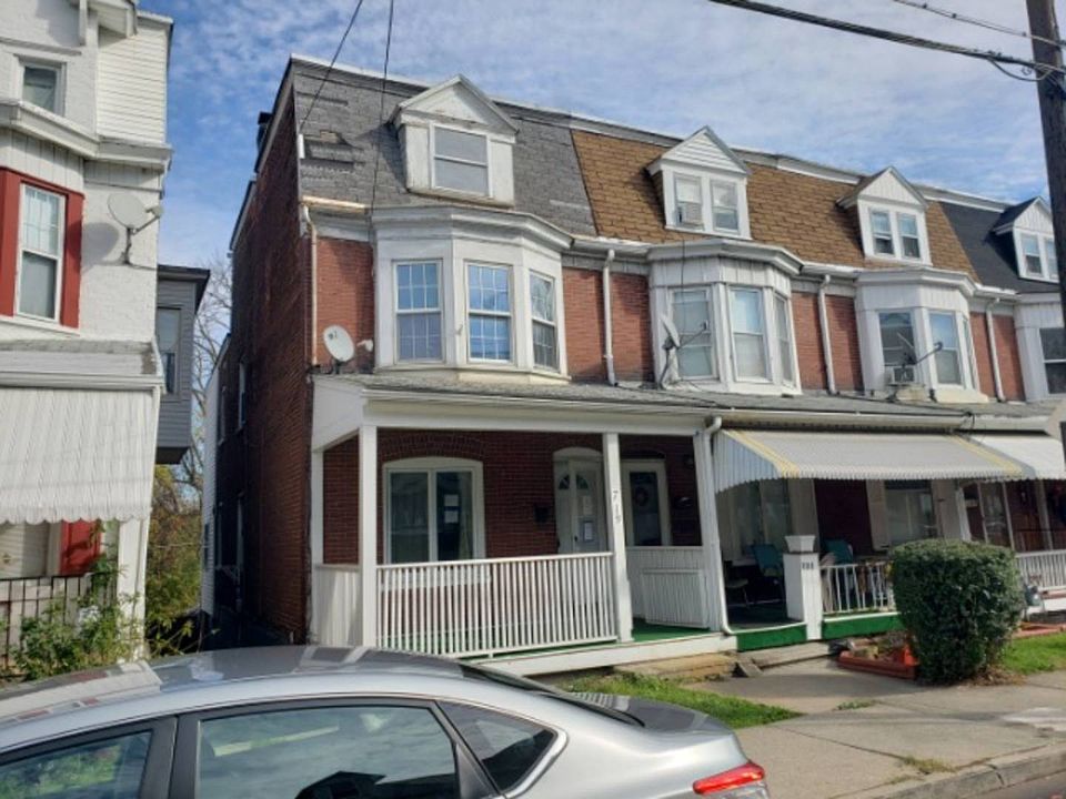 2nd image of 719 S 5th St