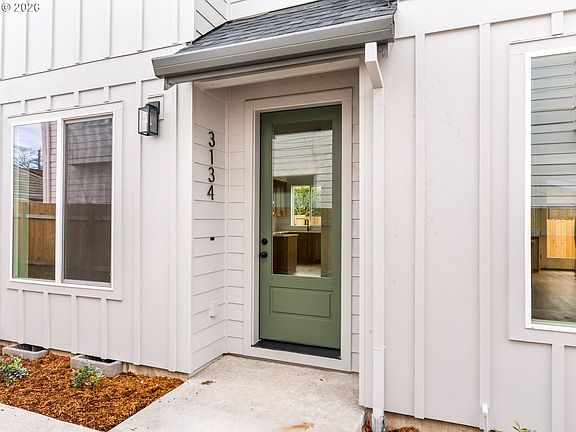 3rd image of 3134 NE 72nd Ave
