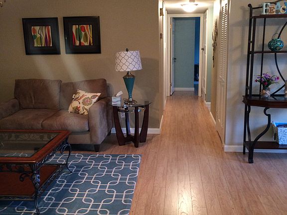 5th image of 4294 Chateau De Ville Dr APT F