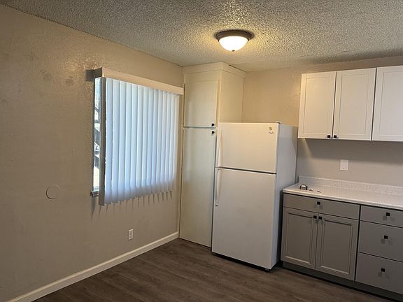 4th image of 1075 Le Brun Ln
