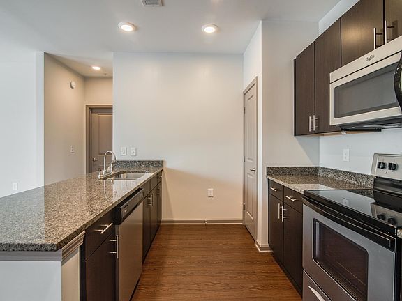 3rd image of 1925 Central Ave #100