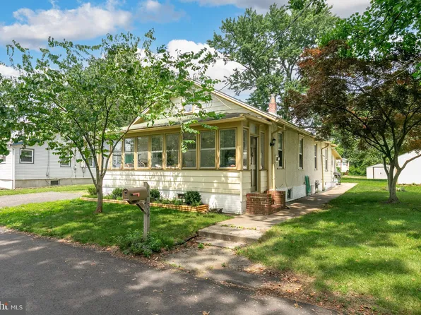 1734 Jefferson St, Cinnaminson, NJ 08077