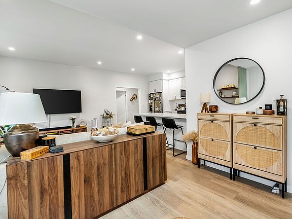 4th image of 1125.5 N Avenue 56