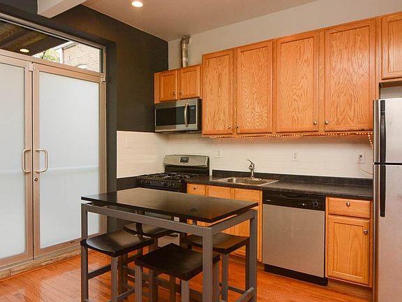 4th image of 1450 W Blackhawk St APT 3