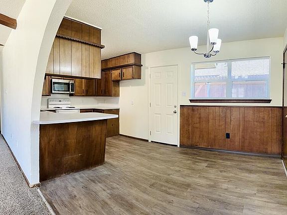 4th image of 4424 75th Dr Unit A
