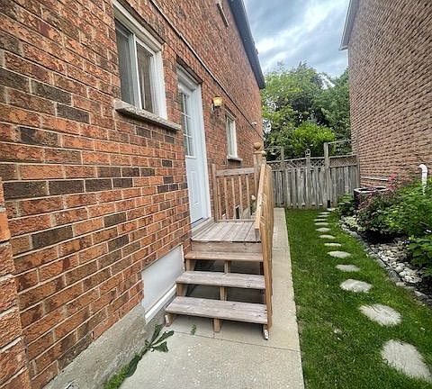 3rd image of 3665 Colonial Dr