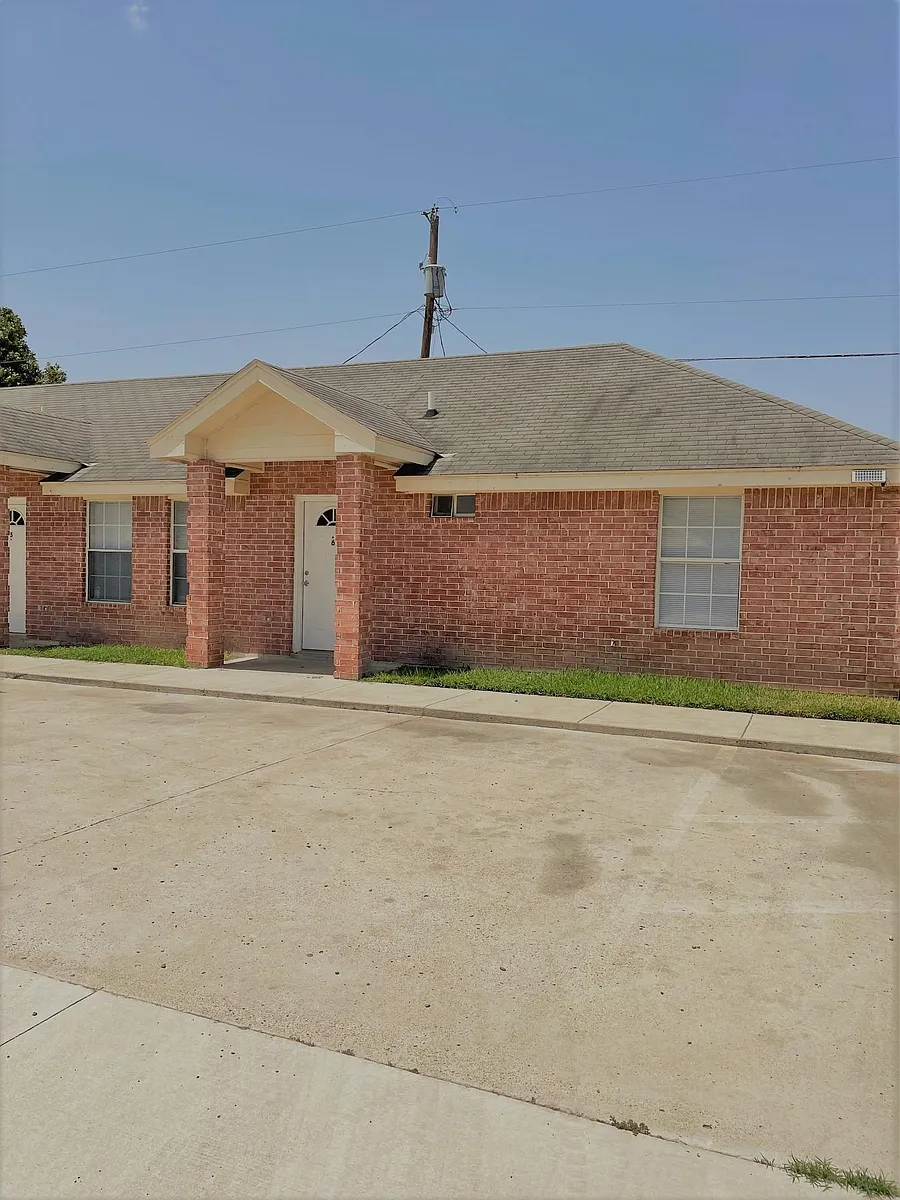 Photo 2 of 16 - 5840 N Bentsen Palm Dr - Mission, TX Apartments now have new roof - 5840 N Bentsen Palm Dr