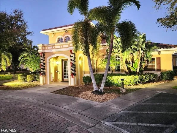 4127 Residence Dr APT 424, Fort Myers, FL 33901