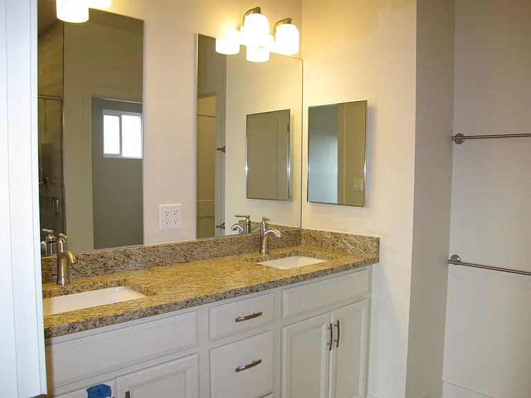 431 San Juan St — Photo 9