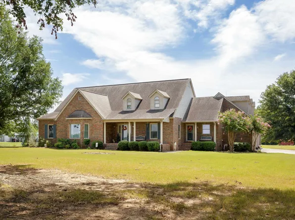 1423 Henderson Point Rd, Tuscumbia, AL 35674