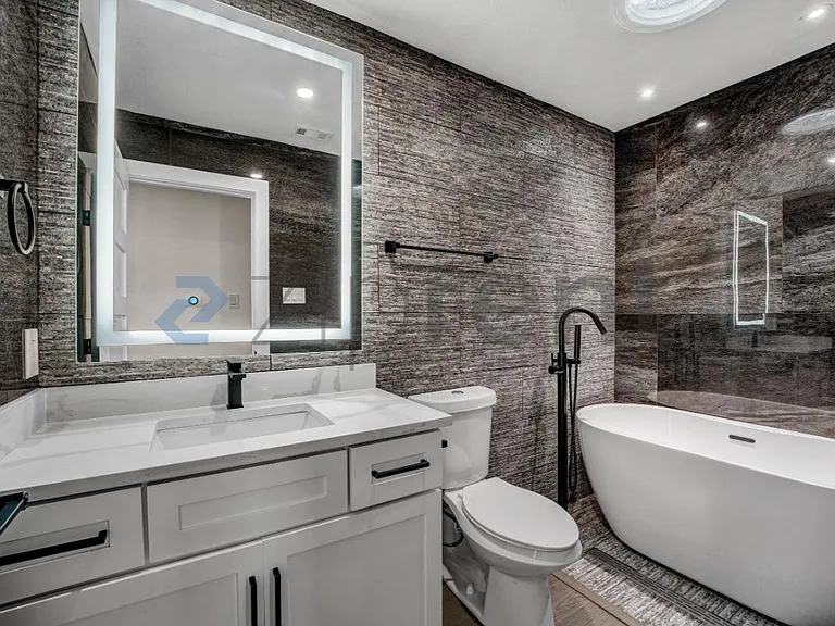 3600 Alexandria Dr — Photo 26