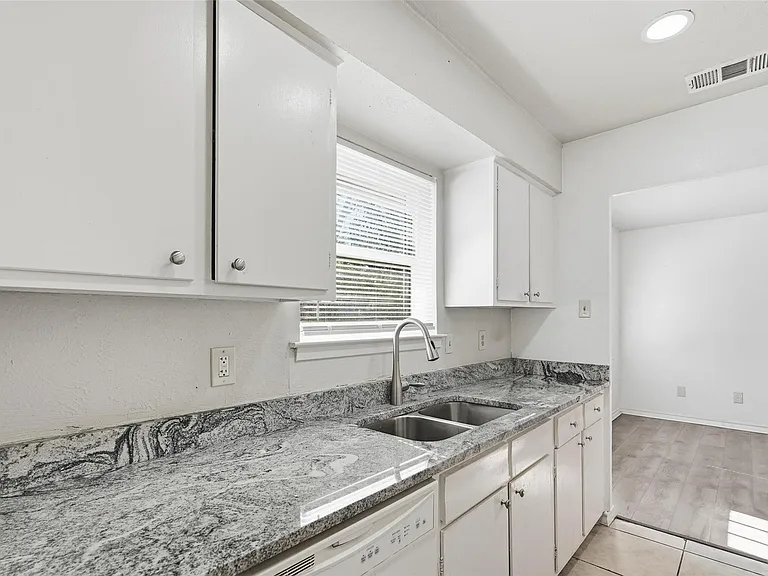 1812 Frances Dr #1810 — Photo 9