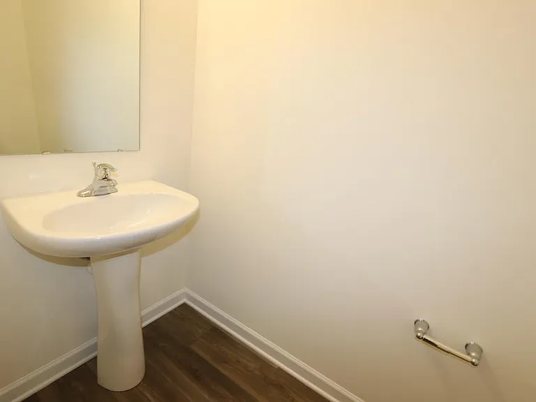 2645 Aubrey St — Photo 7