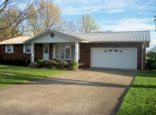 203 Santa Barbara Dr, Effingham, IL 62401