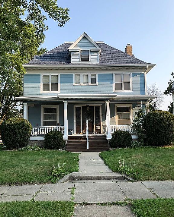 Front of house - S Side