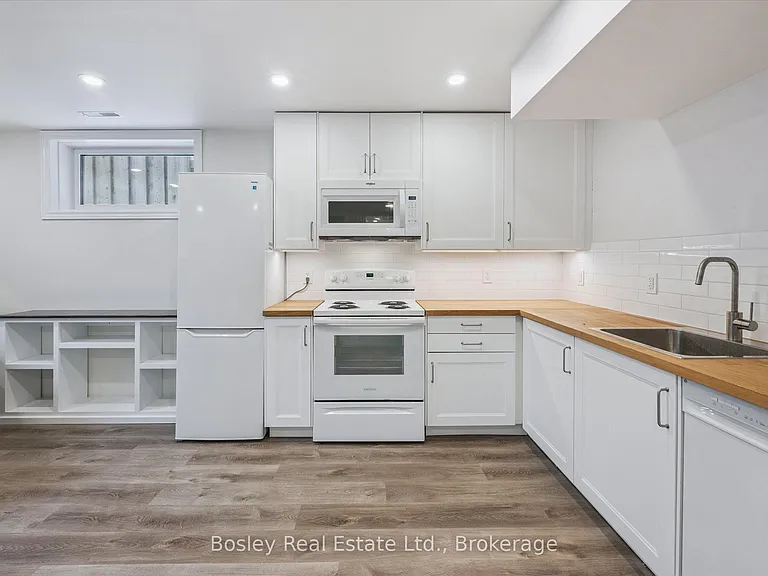 24 Menzie Ave #B — Photo 17
