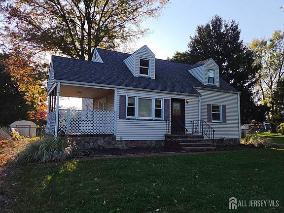 2nd image of 1438 Huron Rd