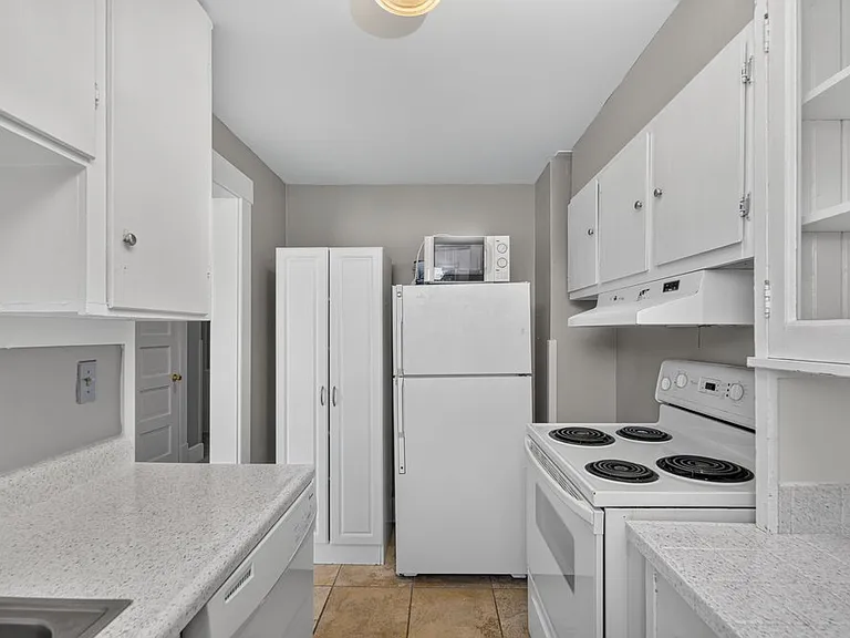 820 S J St #B — Photo 12