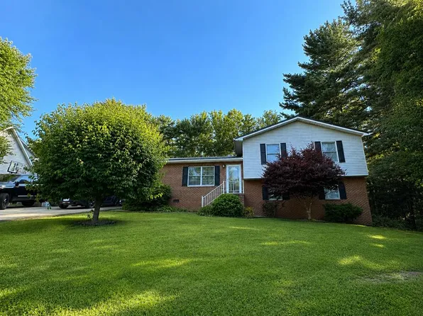 113 Quiet Oak St, Beaver, WV 25813