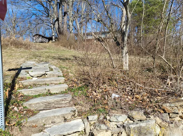 623 W 7th St, London, KY 40741