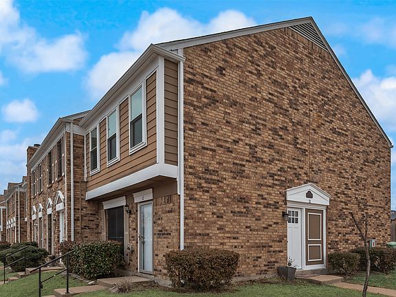 2nd image of 713 Lee St APT 11