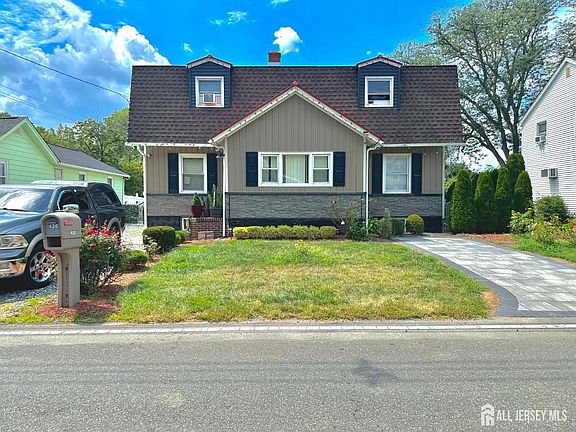 2nd image of 420 Church Ln