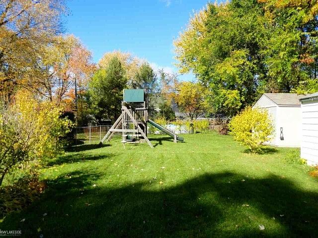 2nd image of 9228 Sandison Dr