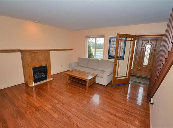 5th image of 3420 Dartmouth Dr