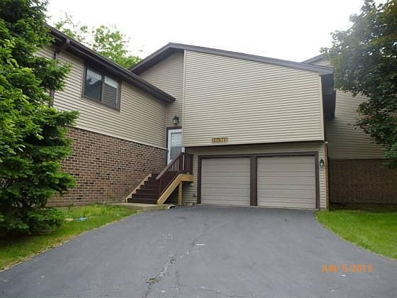 1st image of 29W365 Thornwood Ln