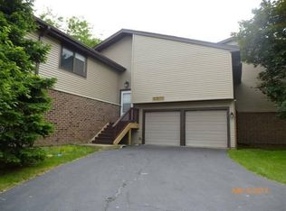 29W365 Thornwood Ln, Warrenville, IL