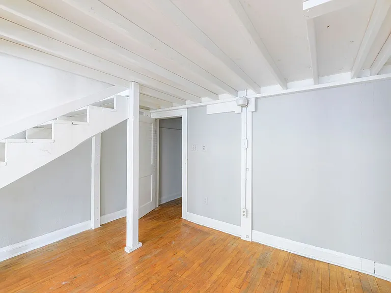 1435 Washington St NE — Photo 5