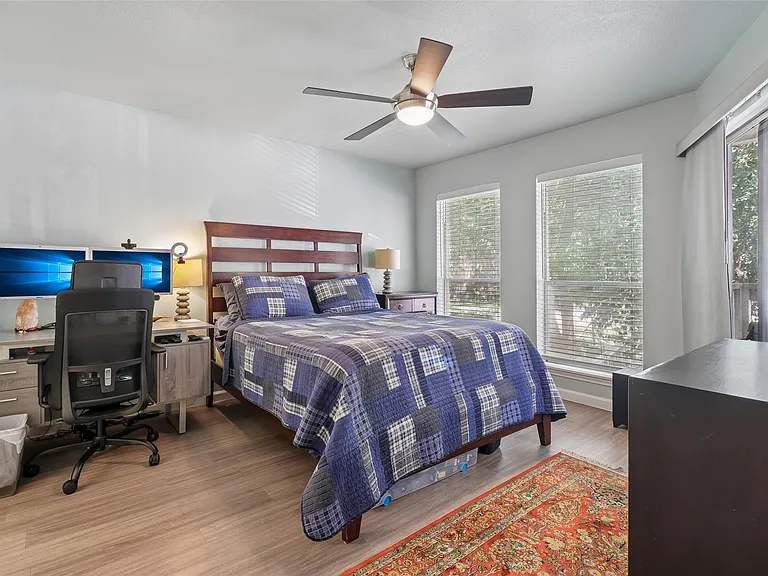 2450 Wickersham Ln #302 — Photo 10