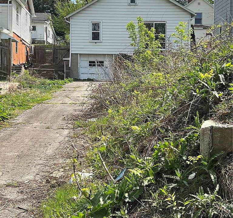 2nd image of 628 Forrest St