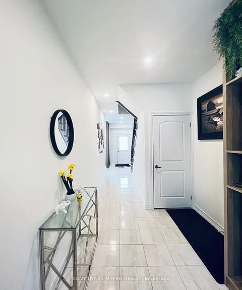 80 Massachusetts Ln — Photo 2