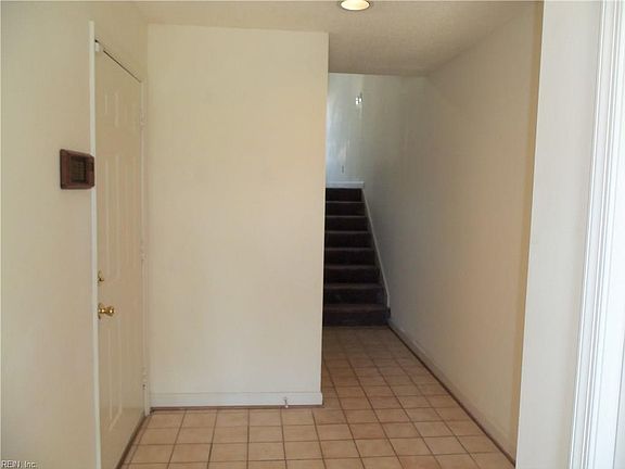 3rd image of 549 Kristy Ct